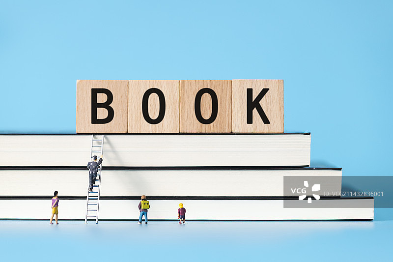 微缩创意阅读日图片图片素材