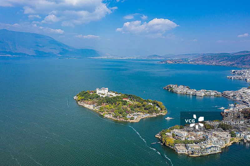 航拍云南大理洱海南诏风情岛 大理双廊古镇 洱海三岛 苍洱国家级风景名胜区图片素材