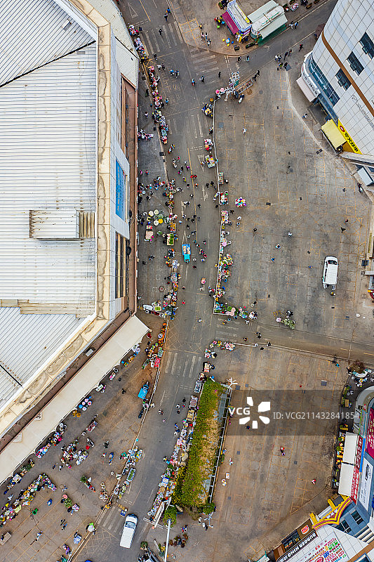 航拍云南昆明斗南花卉市场 昆明斗南花市 亚洲最大鲜切花交易市场 金斗南花都图片素材