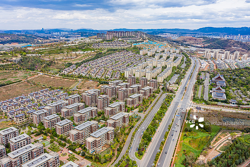 航拍七彩云南古滇名城度假区 高端住宅建筑群 云南昆明滇池南岸 晋宁区文旅养生养老度假区图片素材