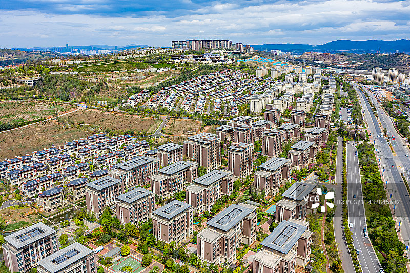 航拍七彩云南古滇名城度假区 高端住宅建筑群 云南昆明滇池南岸 晋宁区文旅养生养老度假区图片素材