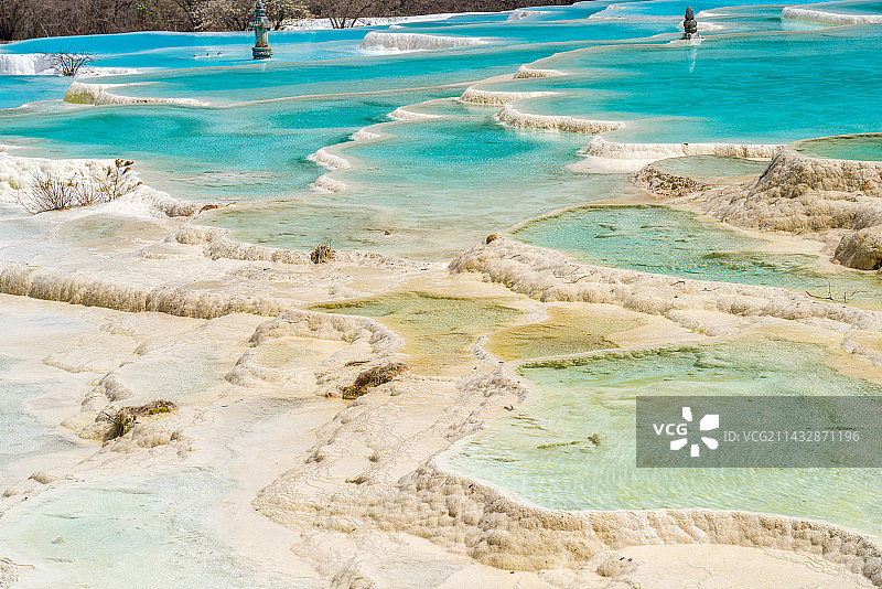 中国四川省黄龙自然风景区钙化池图片素材