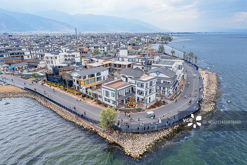 《转角处》--大理磻溪村S弯公路图片素材