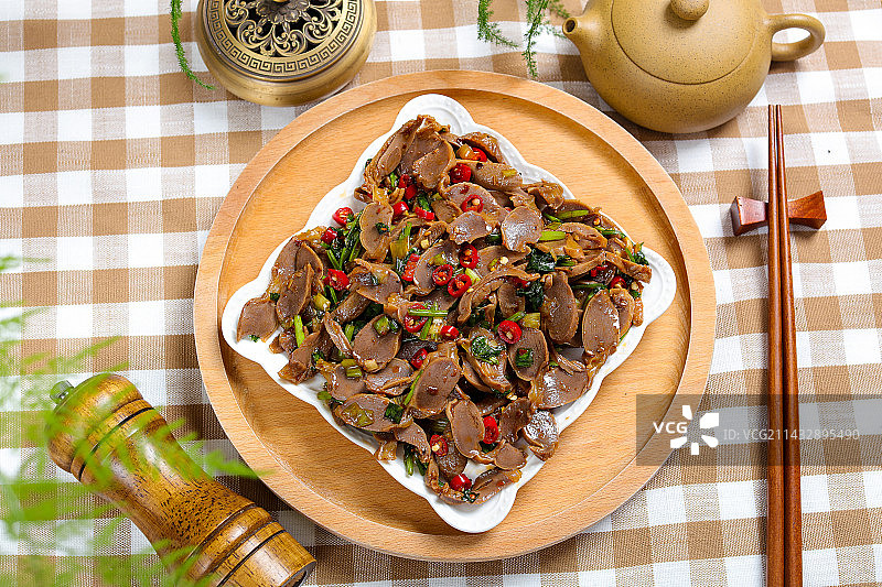 中餐美食菜肴凉拌卤郡肝鸡胗图片素材