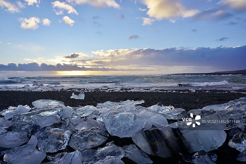 冰岛钻石黑沙滩图片素材