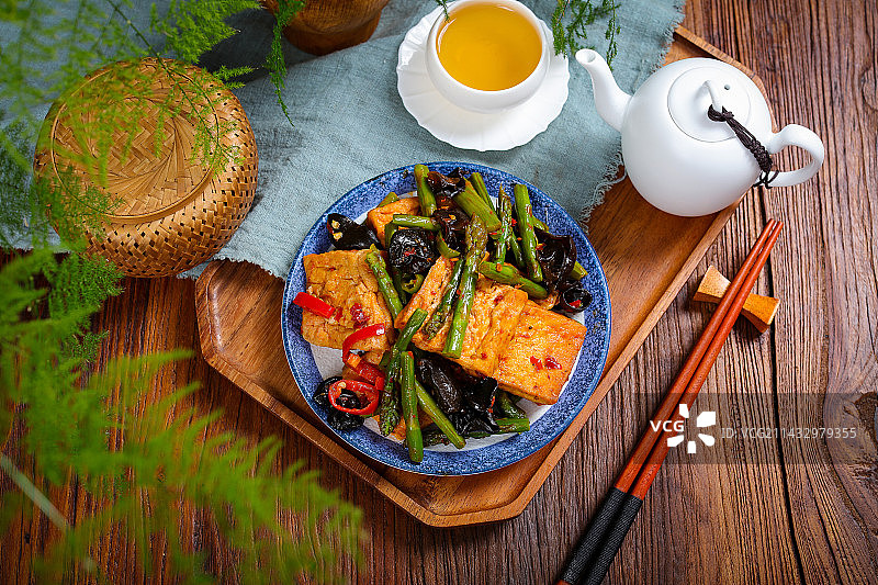 特色农家菜芦笋木耳炒煎豆腐图片素材