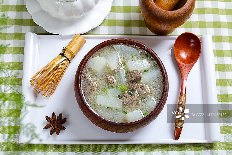 特色农家菜牛肉萝卜汤图片素材