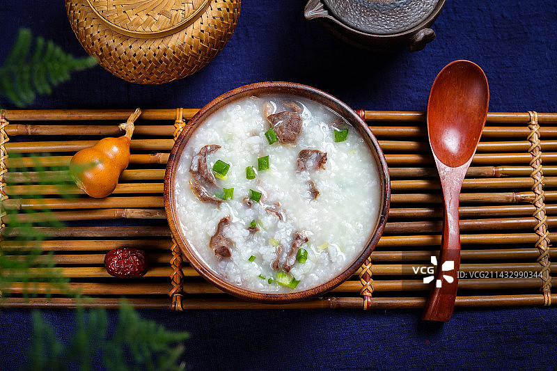 特色广东粥类美食猪心粥图片素材