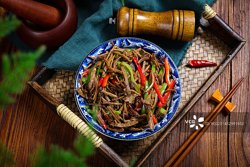 特色农家菜小炒茶树菇图片素材