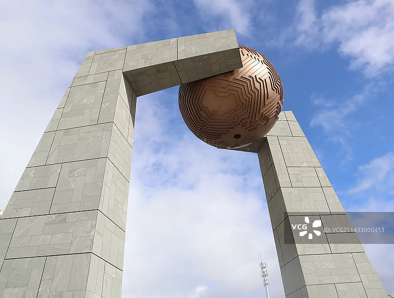 广东省南澳岛北回归线标志塔--自然之门图片素材