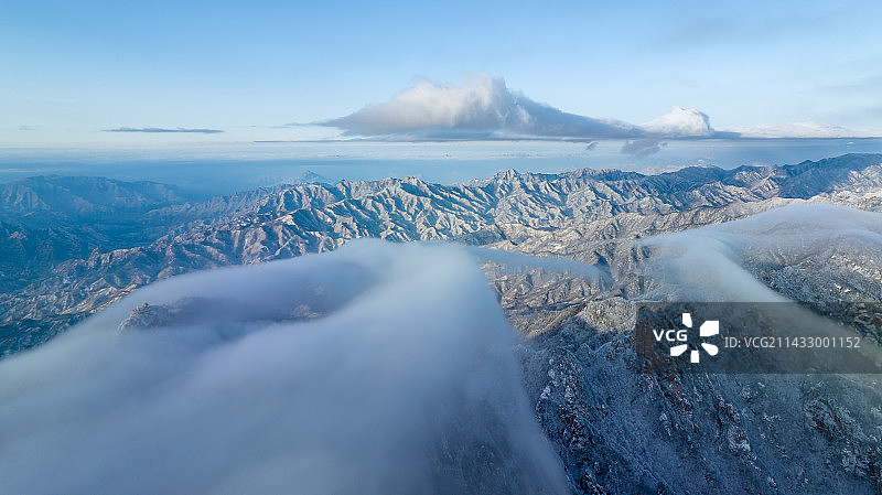 山脉大雪云海航拍辽阔高远壮观背景自然风景图图片素材