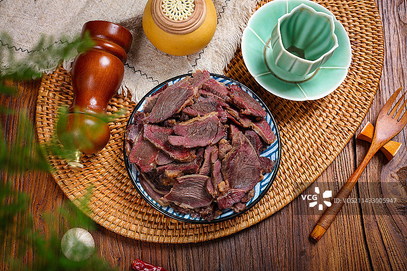 美味下酒菜卤牛腱子肉图片素材