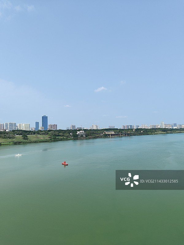 城市中的河流图片素材