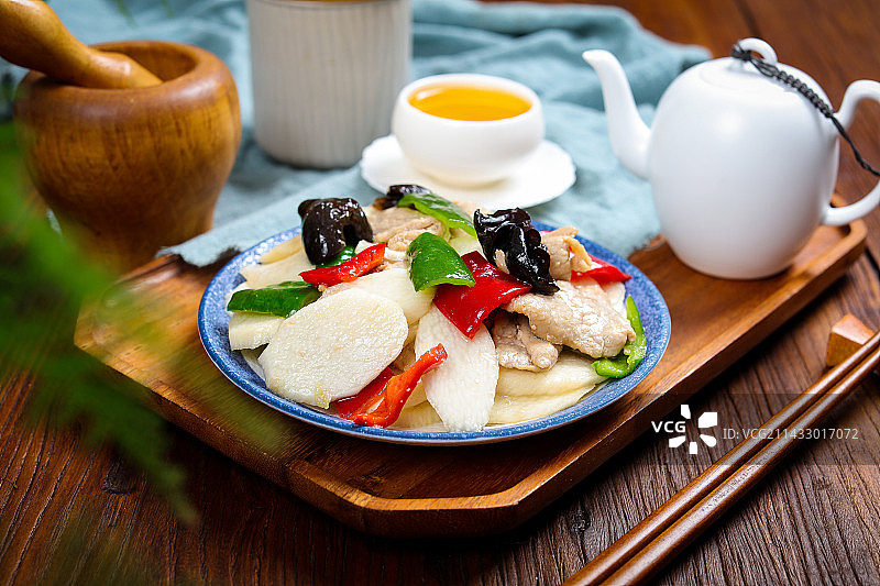 特色农家菜辣椒木耳炒山药肉片图片素材