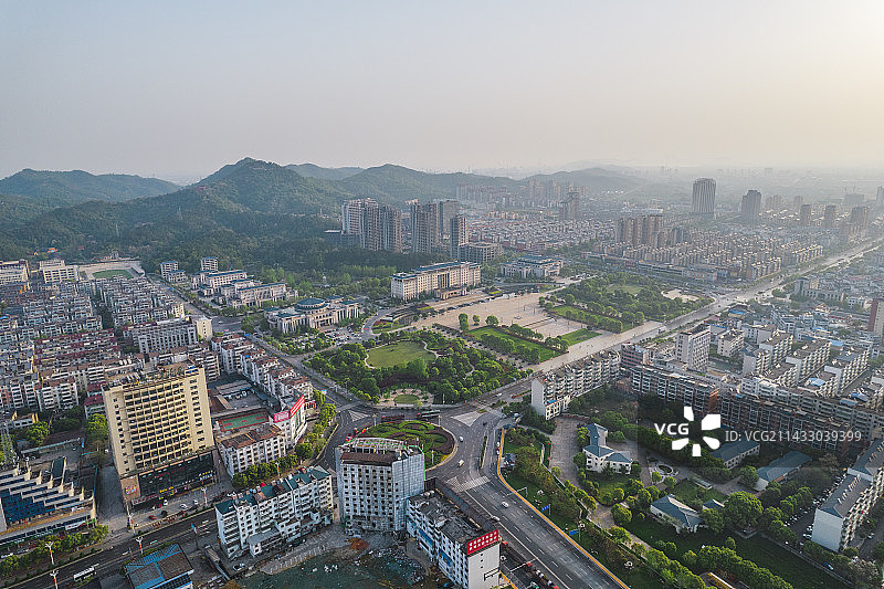 清晨的小县城图片素材