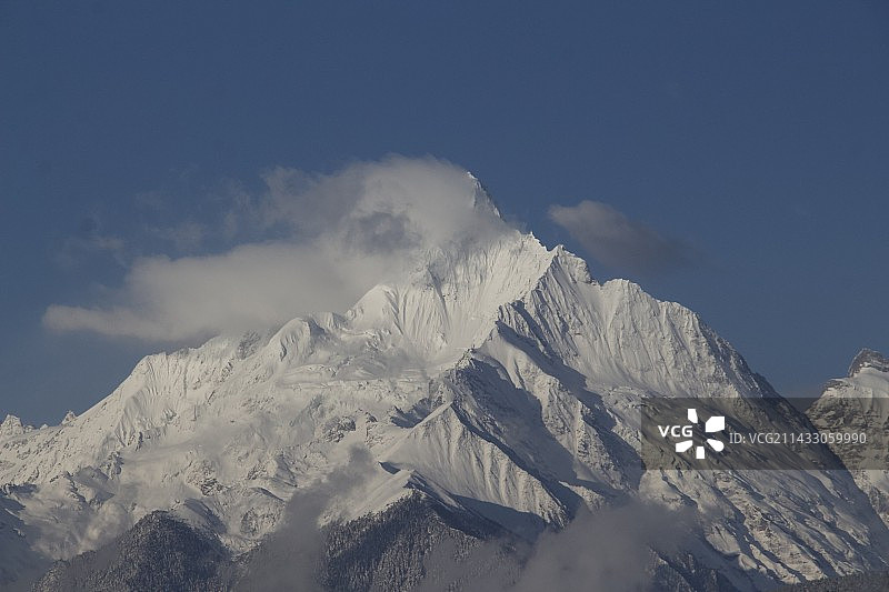 梅里雪山神女峰图片素材