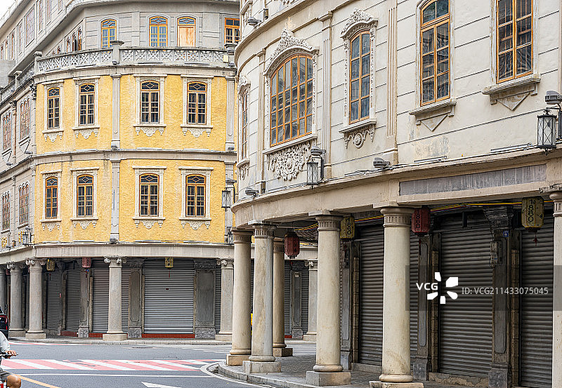 中国广东汕头小公园开埠区骑楼建筑街道图片素材