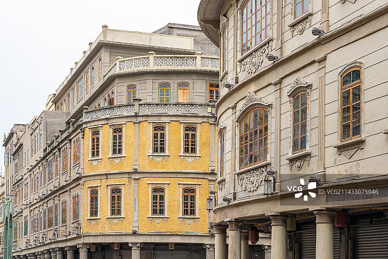 中国广东汕头小公园开埠区骑楼建筑街道图片素材