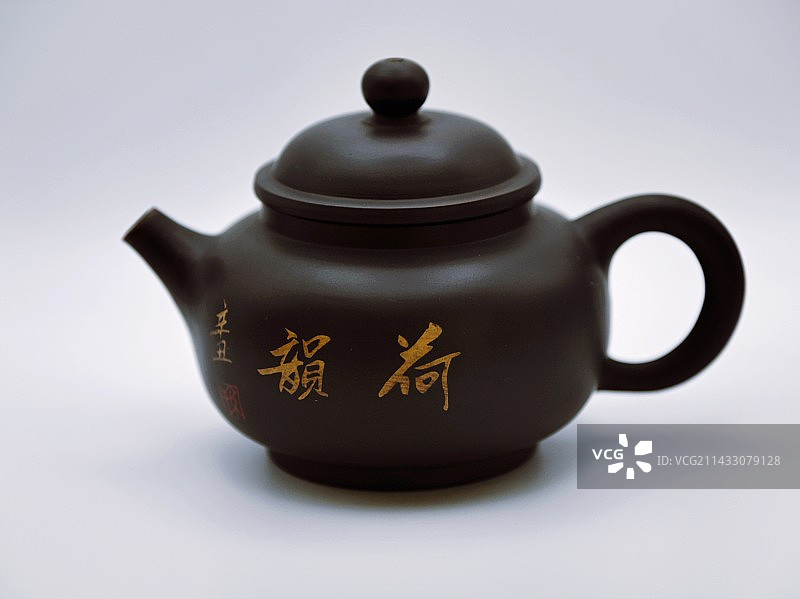 建水紫陶茶壶图片素材