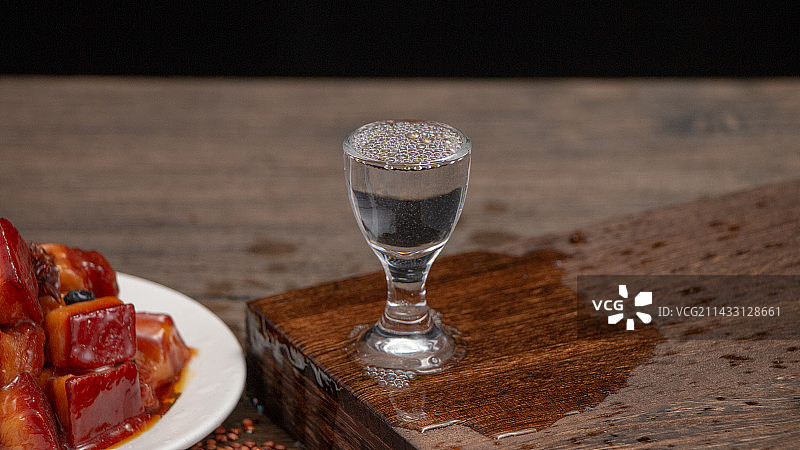 酱香型白酒 酒花均匀饱满图片素材