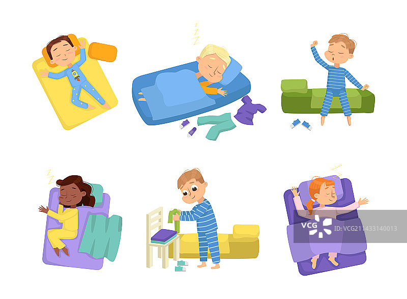 小男孩和小女孩睡觉准备图片素材