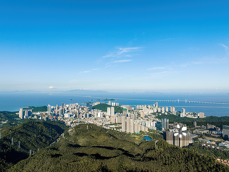 航拍珠海拱北城市风光天际线图片素材