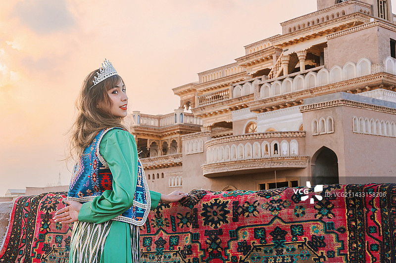 新疆 民族服饰 少女图片素材