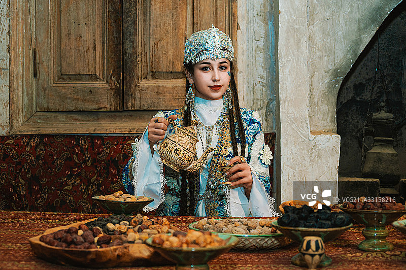 新疆 民族服饰 少女图片素材