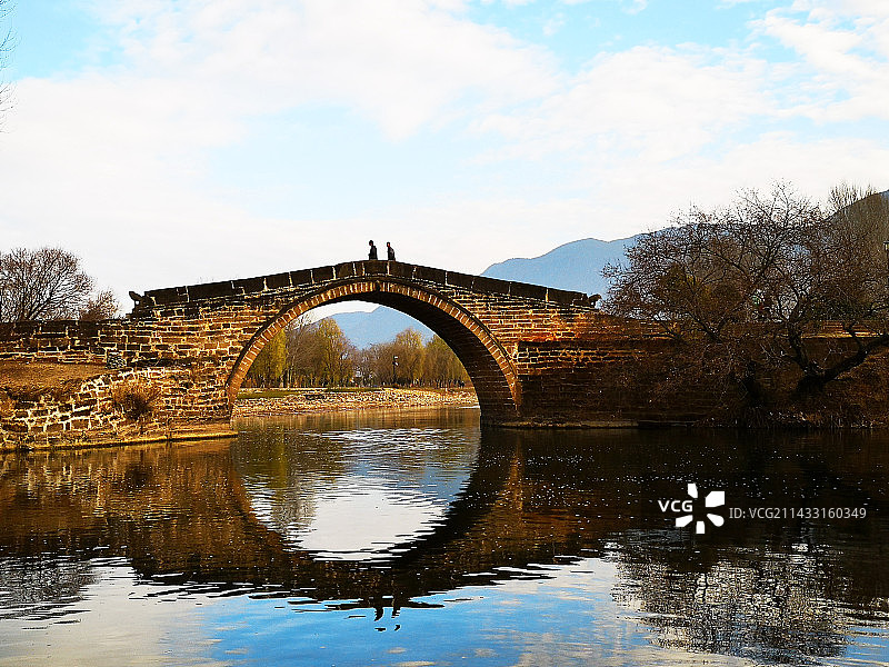 中国云南 大理沙溪古镇 玉津桥图片素材