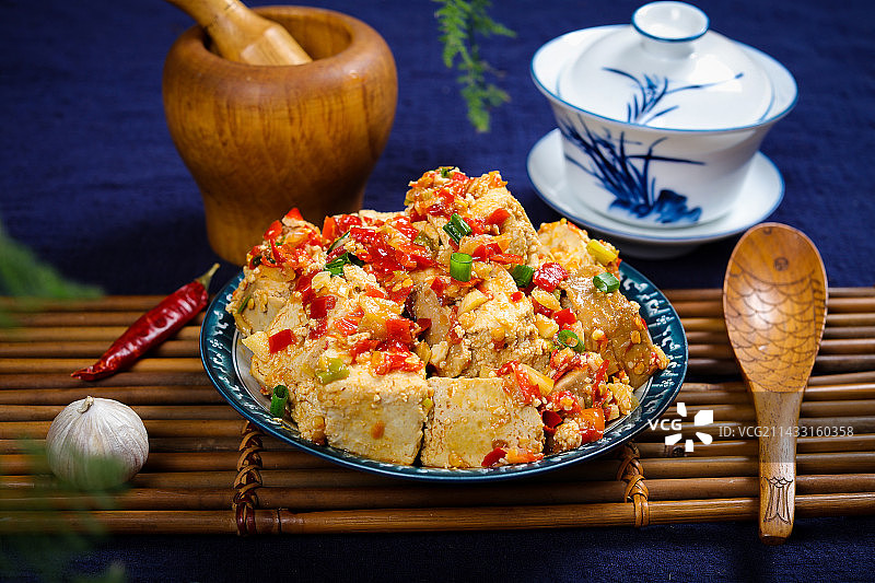 特色农家菜剁椒酱蒸臭豆腐图片素材