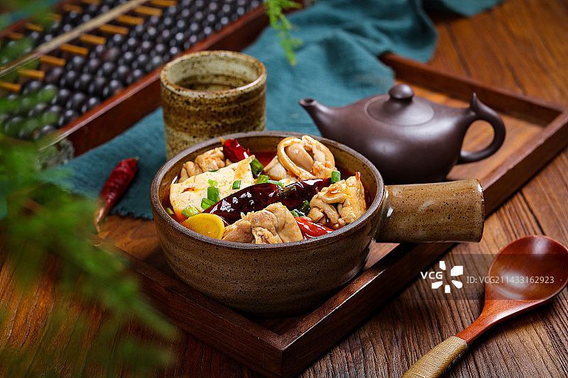 特色农家菜水煮猪大肠炖豆腐图片素材