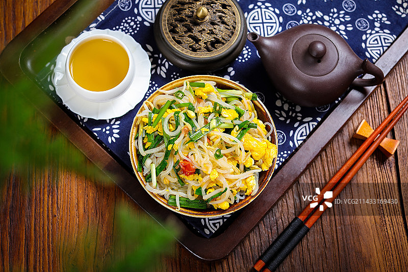 美味小吃韭菜鸡蛋炒米粉图片素材