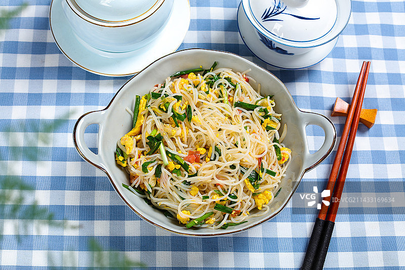 营养美味小吃美食豆芽菜鸡蛋炒米粉图片素材