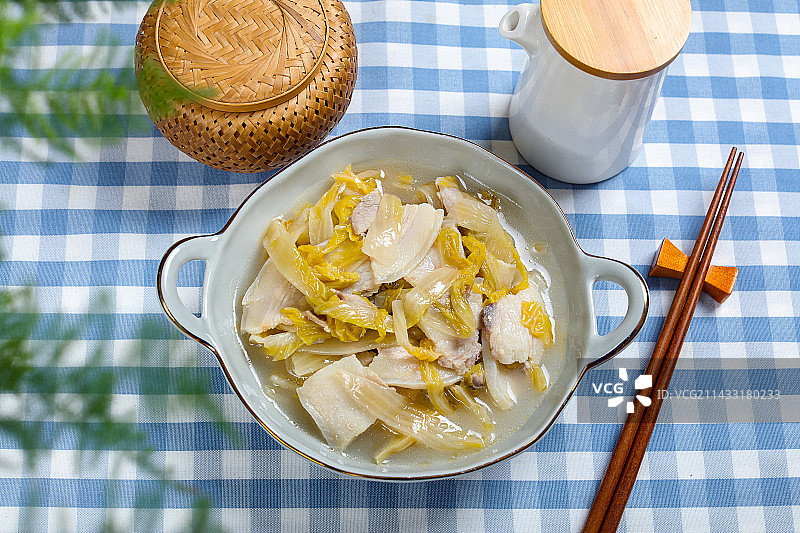 美味家常菜酸菜炖五花肉图片素材