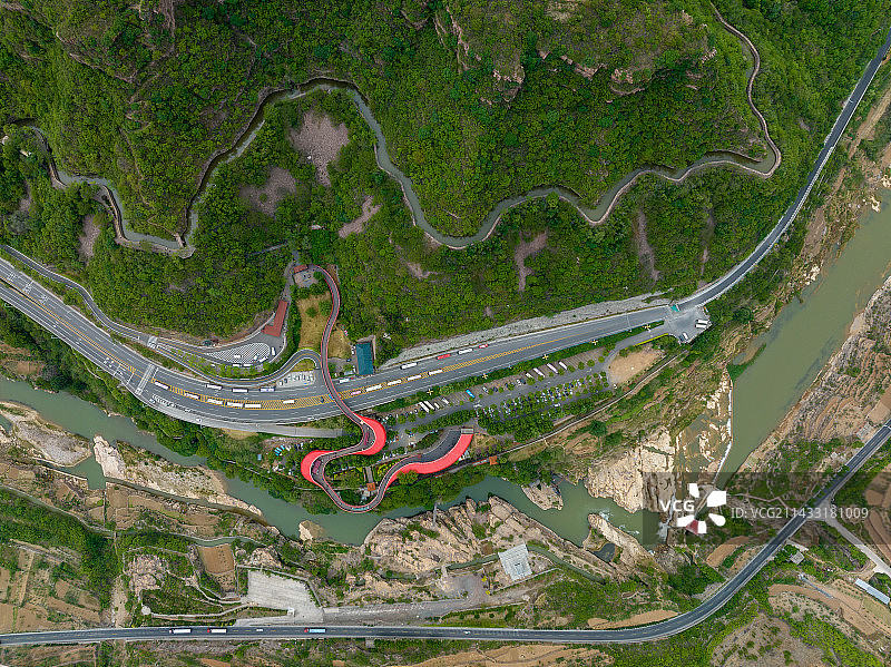 高视角航拍河南林州太行山脉红旗渠风景区图片素材