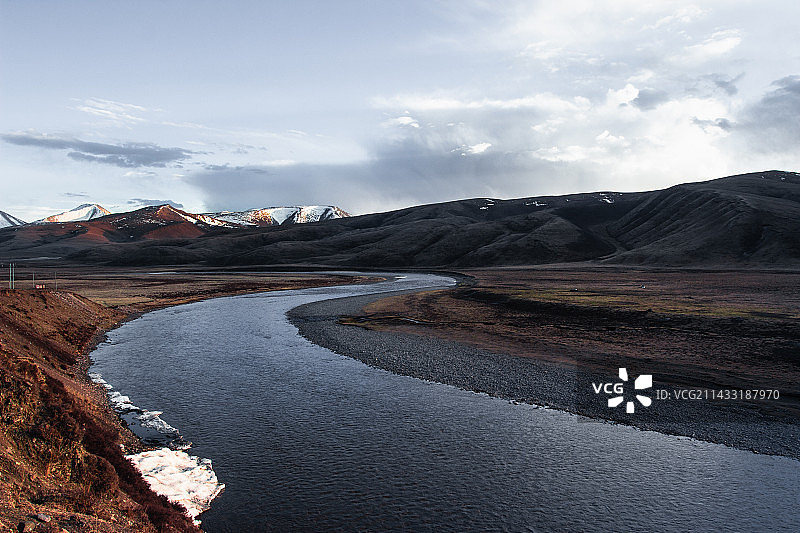 倒淌河图片素材