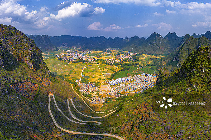 航拍广西德保县石坎梯地及田园风光图片素材