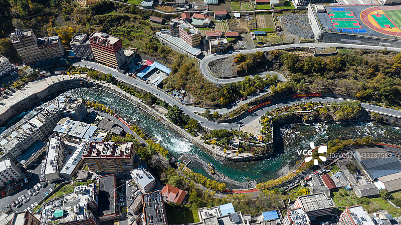 航拍四川省甘孜藏族自治州九龙县城市风光图片素材