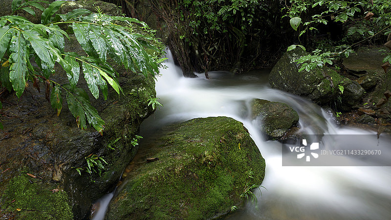 飞瀑魅影图片素材