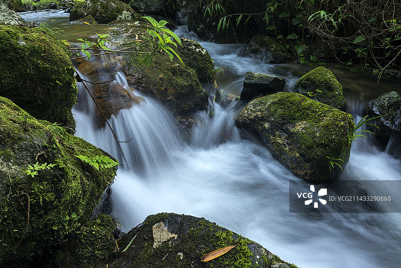 飞瀑魅影图片素材