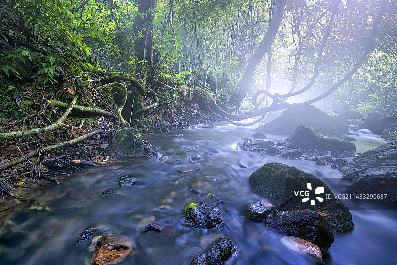 飞瀑魅影图片素材