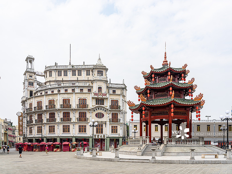 广东汕头小公园开埠区中山纪念亭和骑楼建筑图片素材
