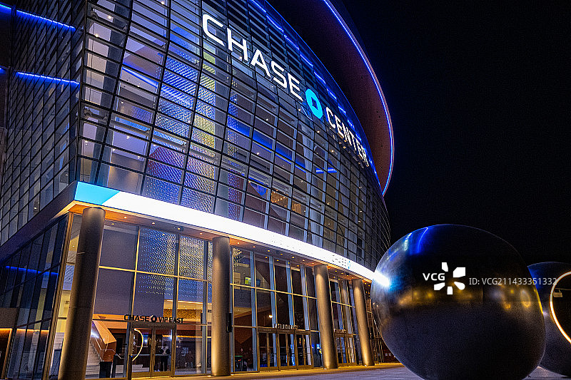 NBA勇士队球馆大通中心夜景图片素材