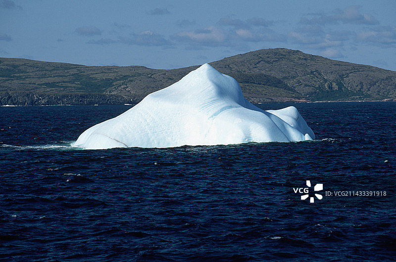 拉布拉多海岸漂浮的冰山图片素材