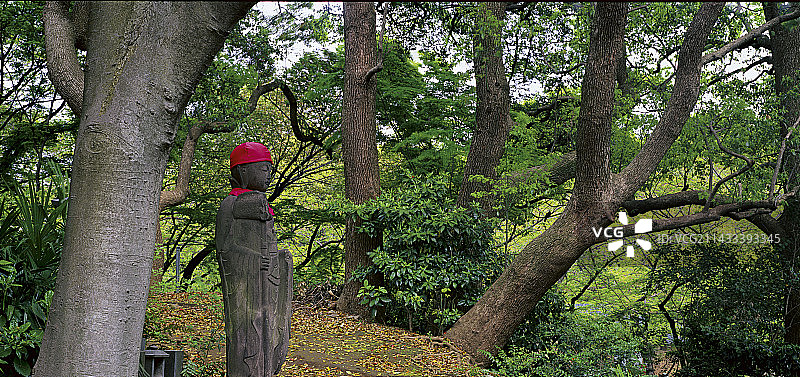 上野公园红色帽子的石像/东京图片素材