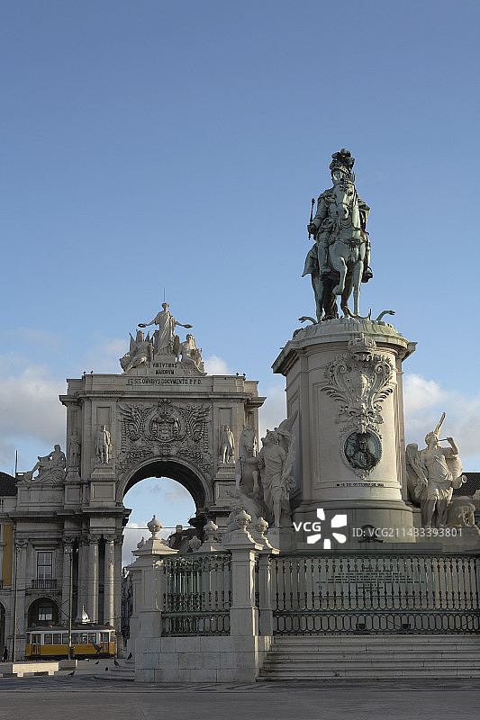 商业广场上的何塞一世国王雕像图片素材