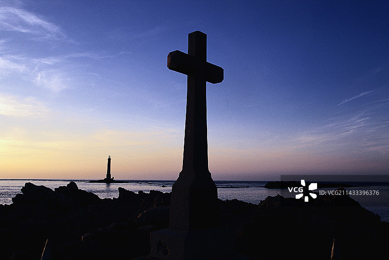 古里灯塔附近的大十字架图片素材