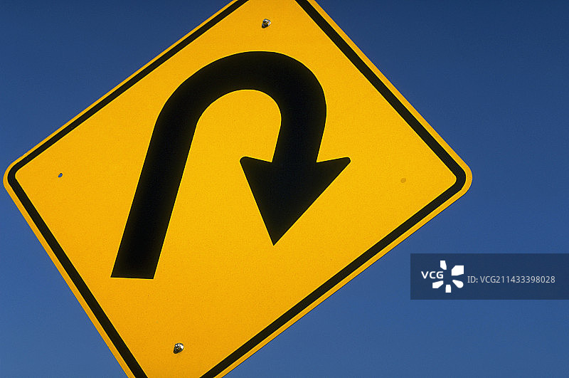 指示急转弯的交通标志图片素材