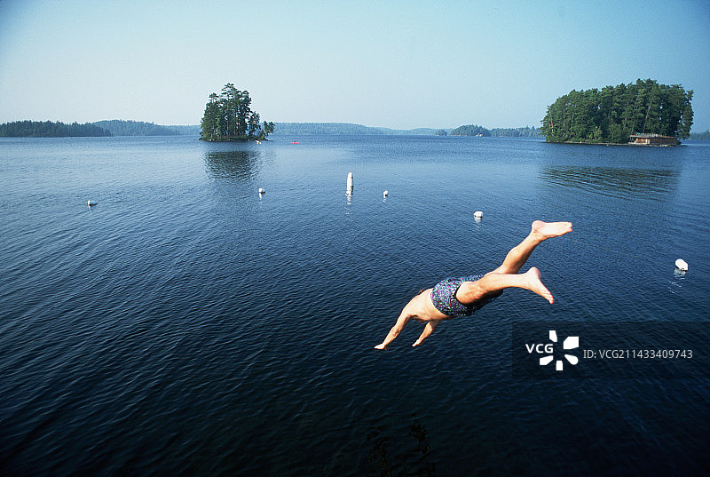 在伯恩赛德湖潜水图片素材