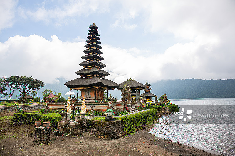 巴厘岛乌伦达努寺庙图片素材